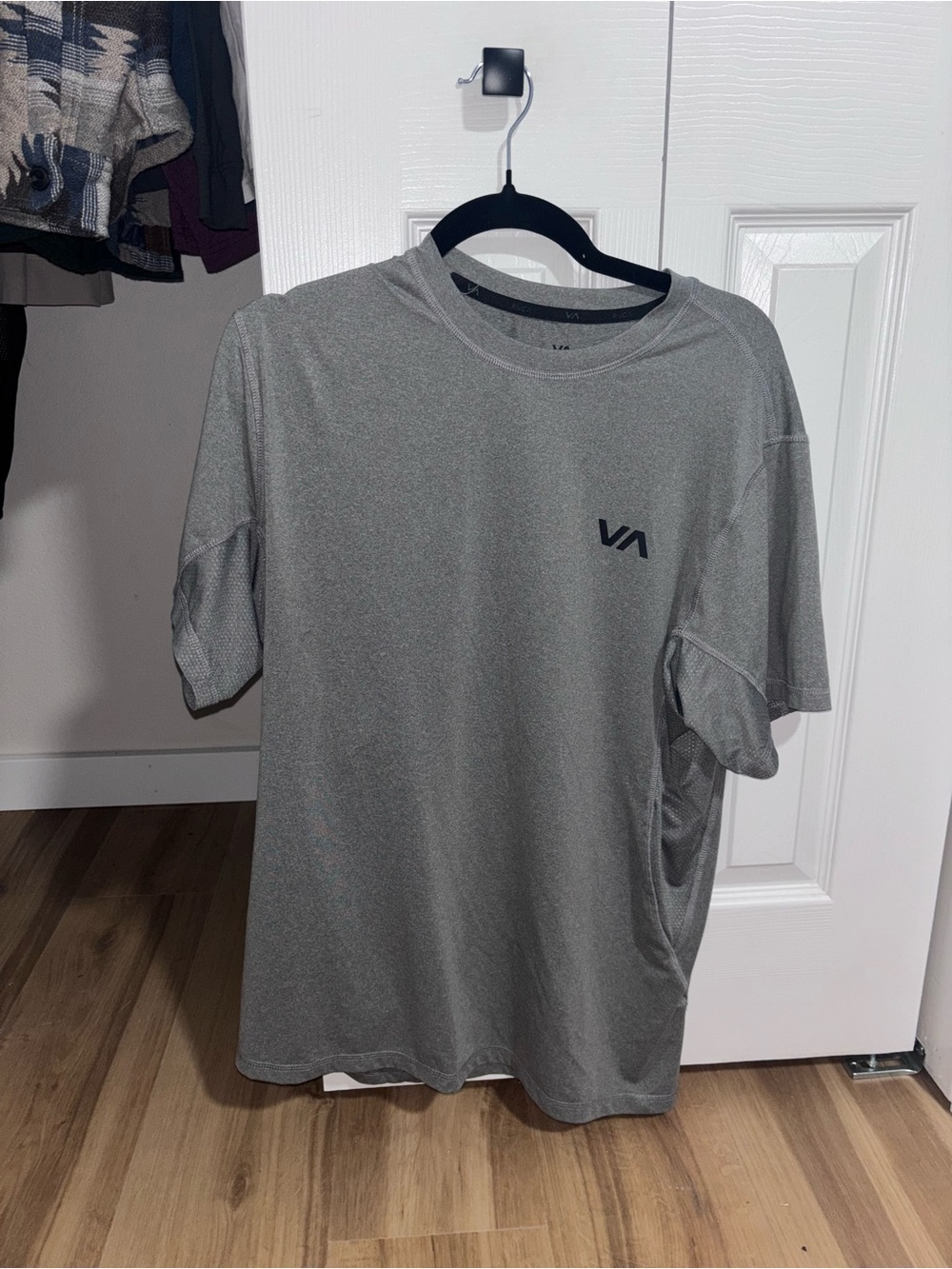 RVCA Men’s Gray Athletic Crew Neck Tee